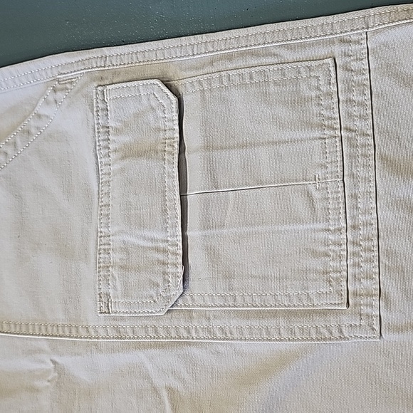 SAVANE, men's khaki boat shorts. Size 42, NWOT. Elastic waist 6 pockets. - Picture 2 of 8